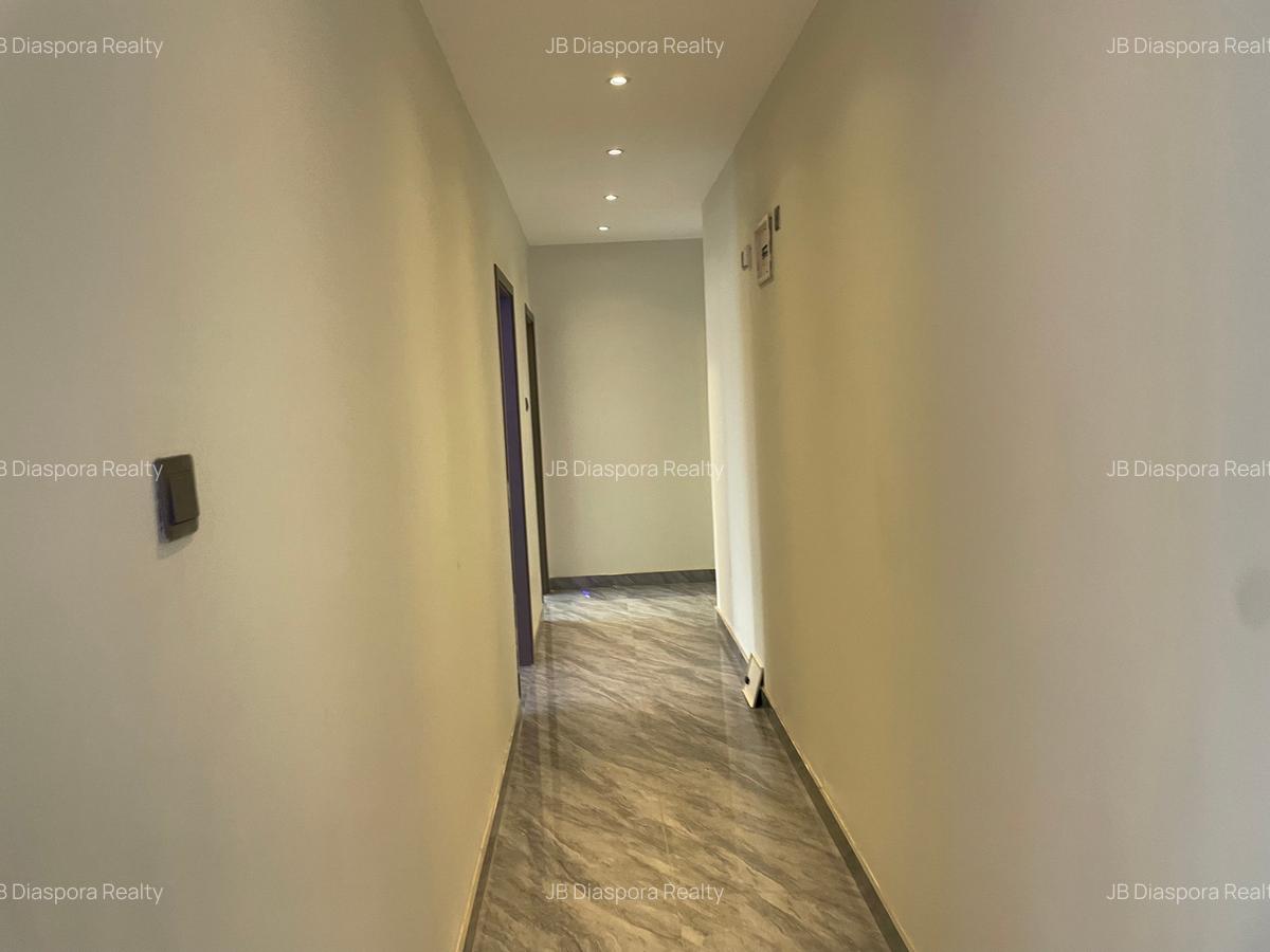 3 Bed Apartment with En Suite at 2Nd Parklands Avenue - 5