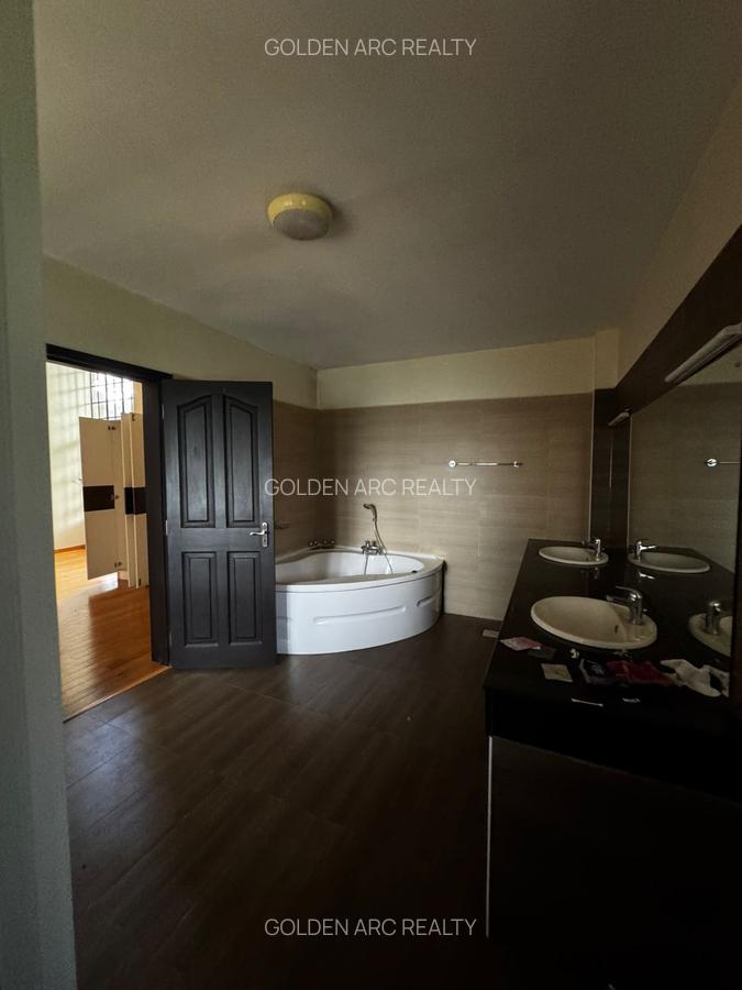 5 Bed Townhouse with En Suite in Karen - 14