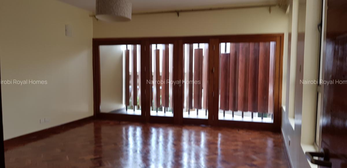 5 Bed Townhouse with En Suite at Lavington Road 66 - 15