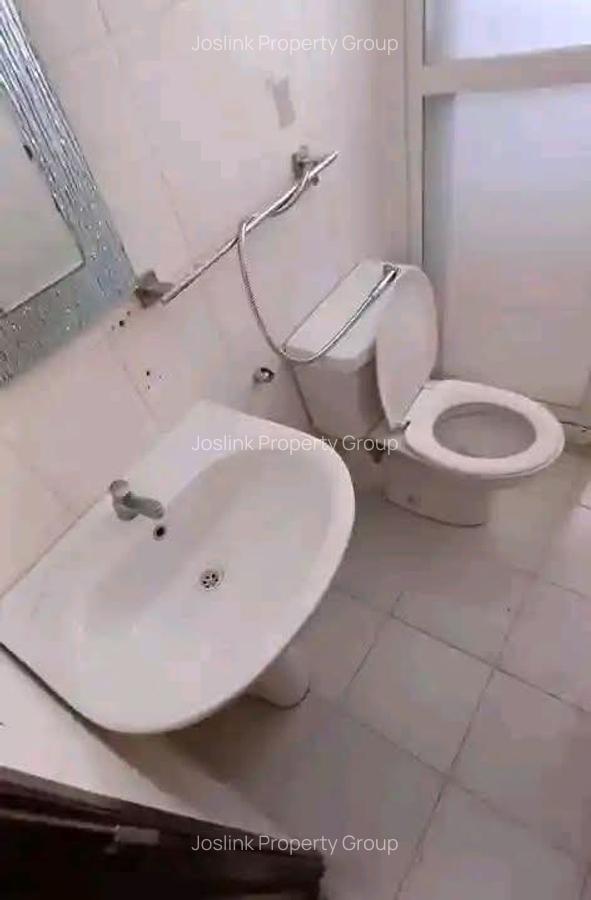3 Bed Townhouse with En Suite at Greenwood Drive - 12