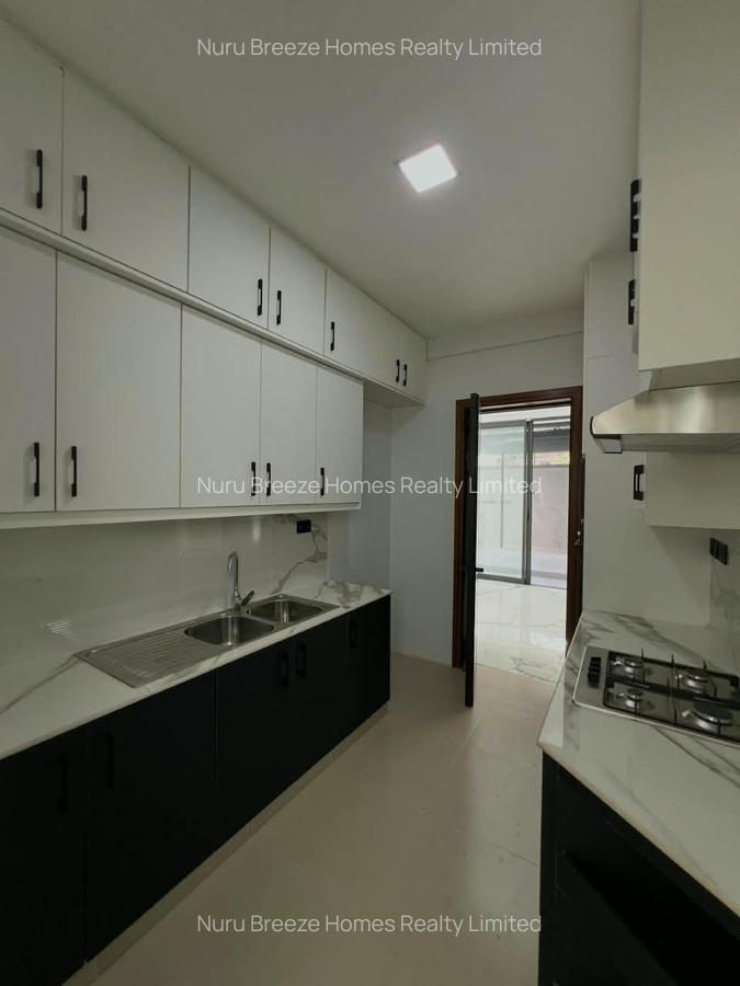 6 Bed Villa with En Suite in Lavington - 3