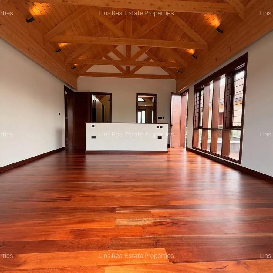 4 Bed House with En Suite in Runda - 15