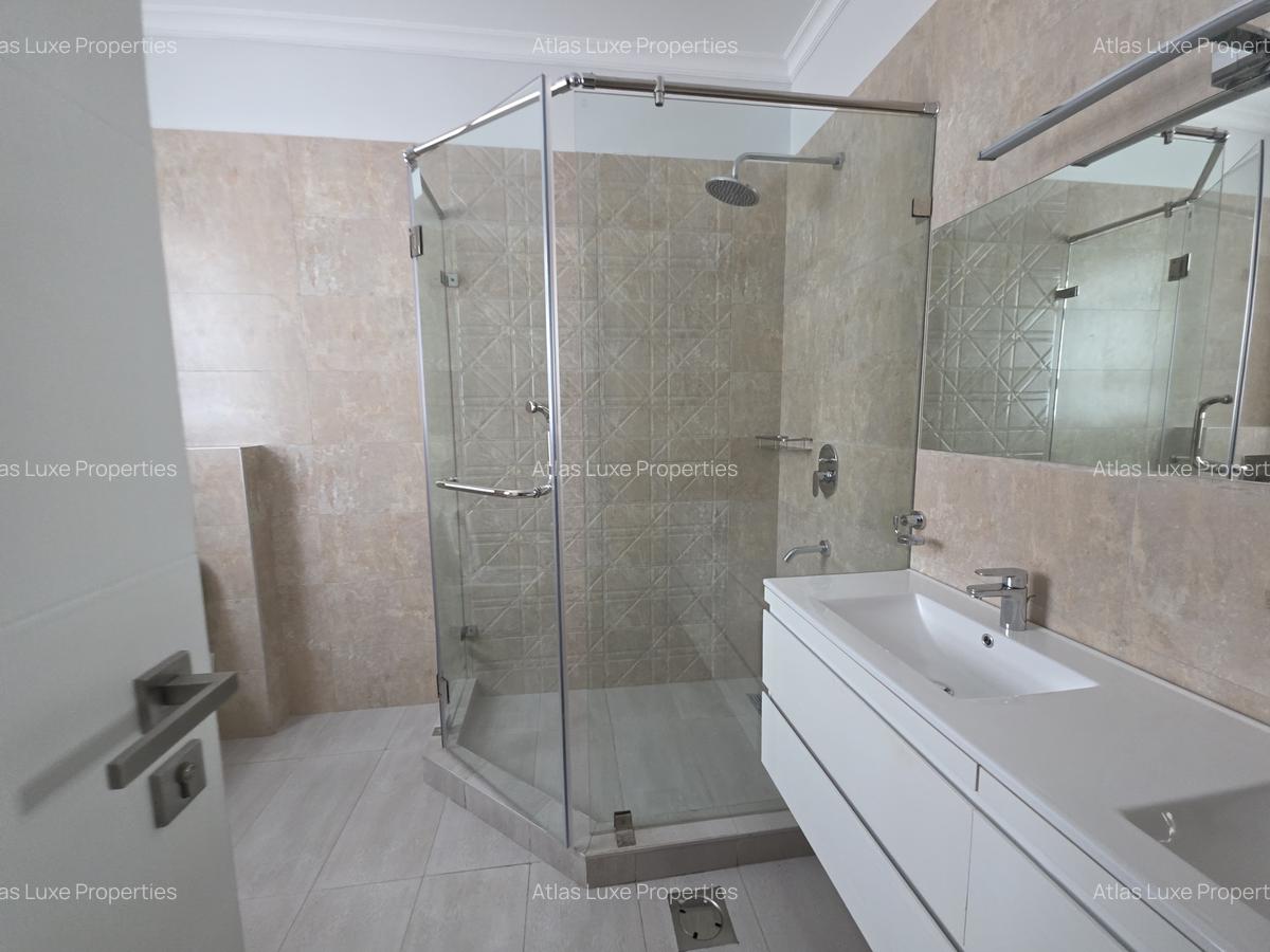 5 Bed Townhouse with En Suite at New Runda - 9