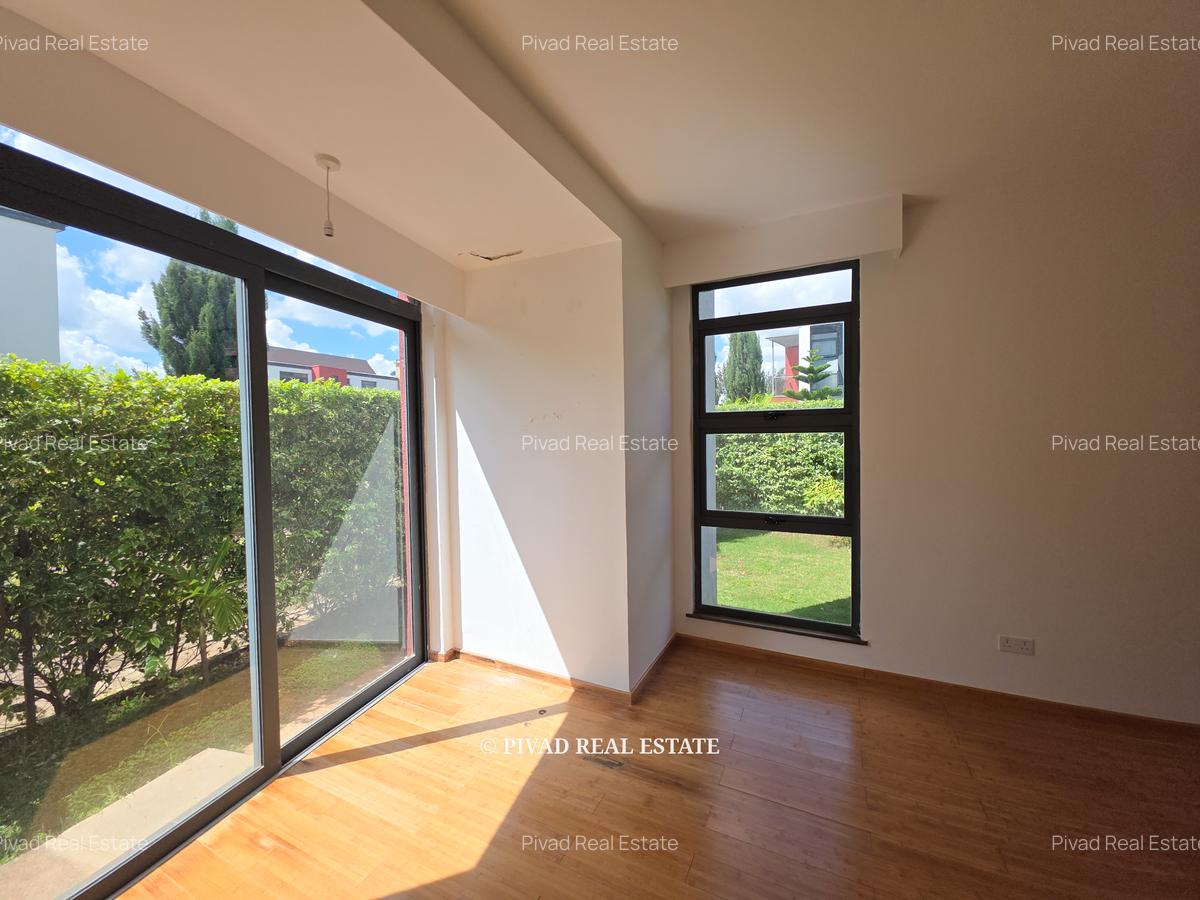 4 Bed Townhouse with Garden at Garden Estate - 5