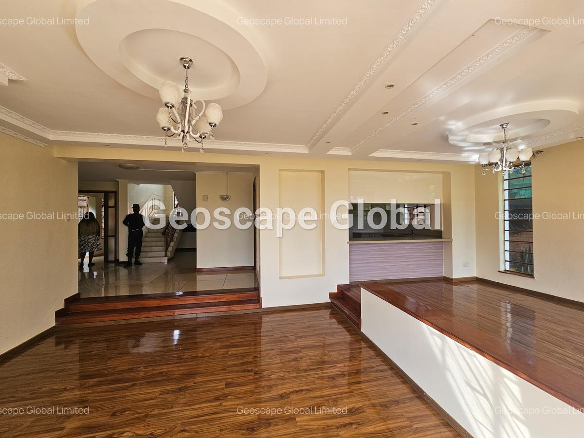 4 Bed House with En Suite in Runda - 2