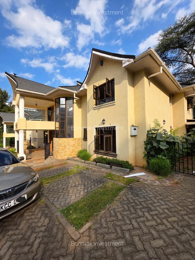 5 Bed Townhouse with En Suite at Lavington Green - 1