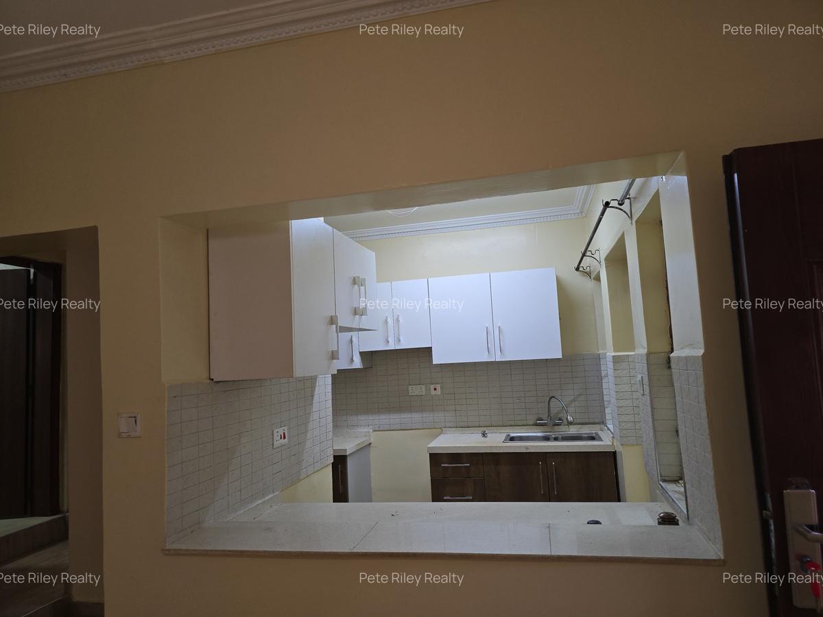 2 Bed Apartment with Swimming Pool at Ole Dume Rd - 3