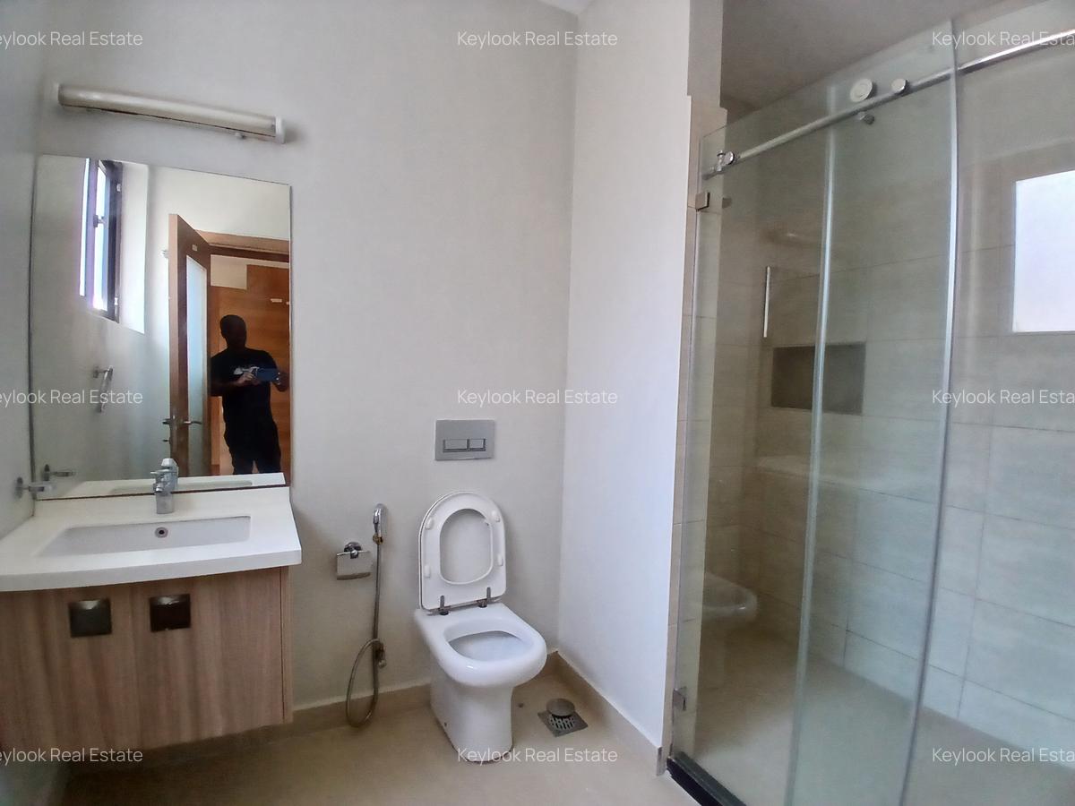 5 Bed Townhouse with En Suite at Lavington Green - 6