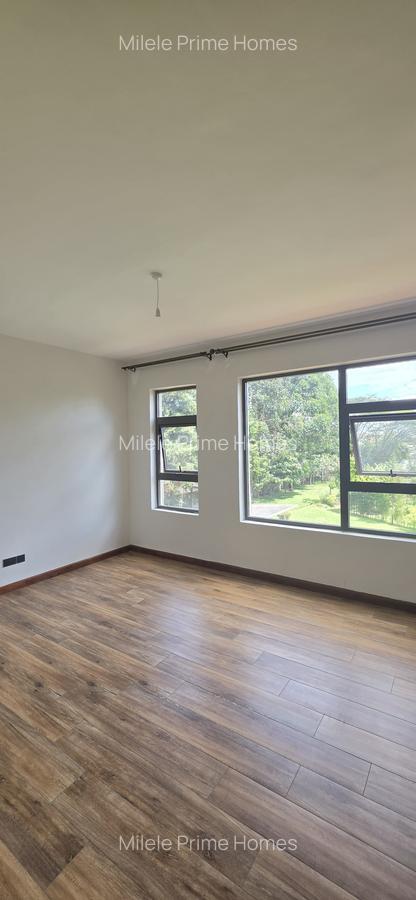6 Bed Villa with En Suite at Lavington - 9
