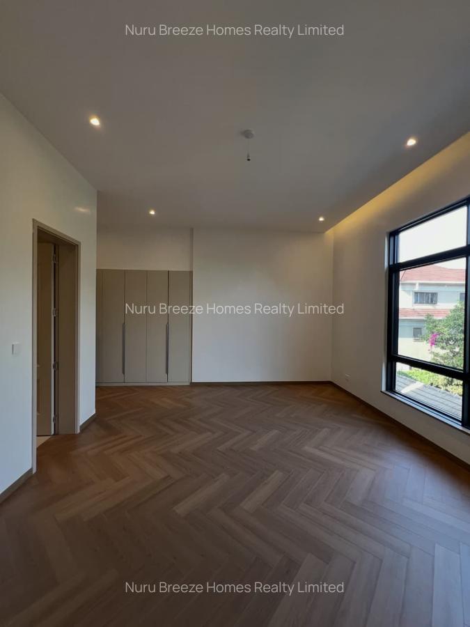 5 Bed Townhouse with En Suite in Lavington - 20