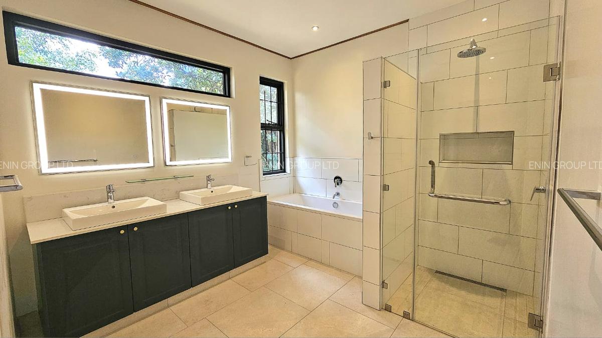 4 Bed House with En Suite at Lavington Area - 12