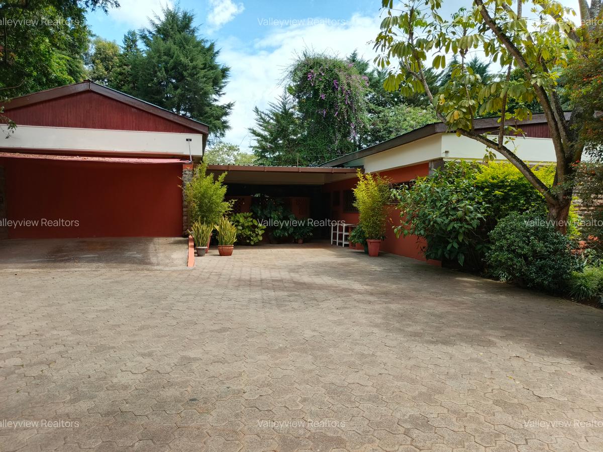 3 Bed House with En Suite at Lavington - 9