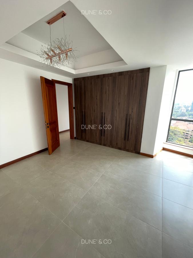 Serviced 4 Bed Apartment with En Suite in Riverside - 9