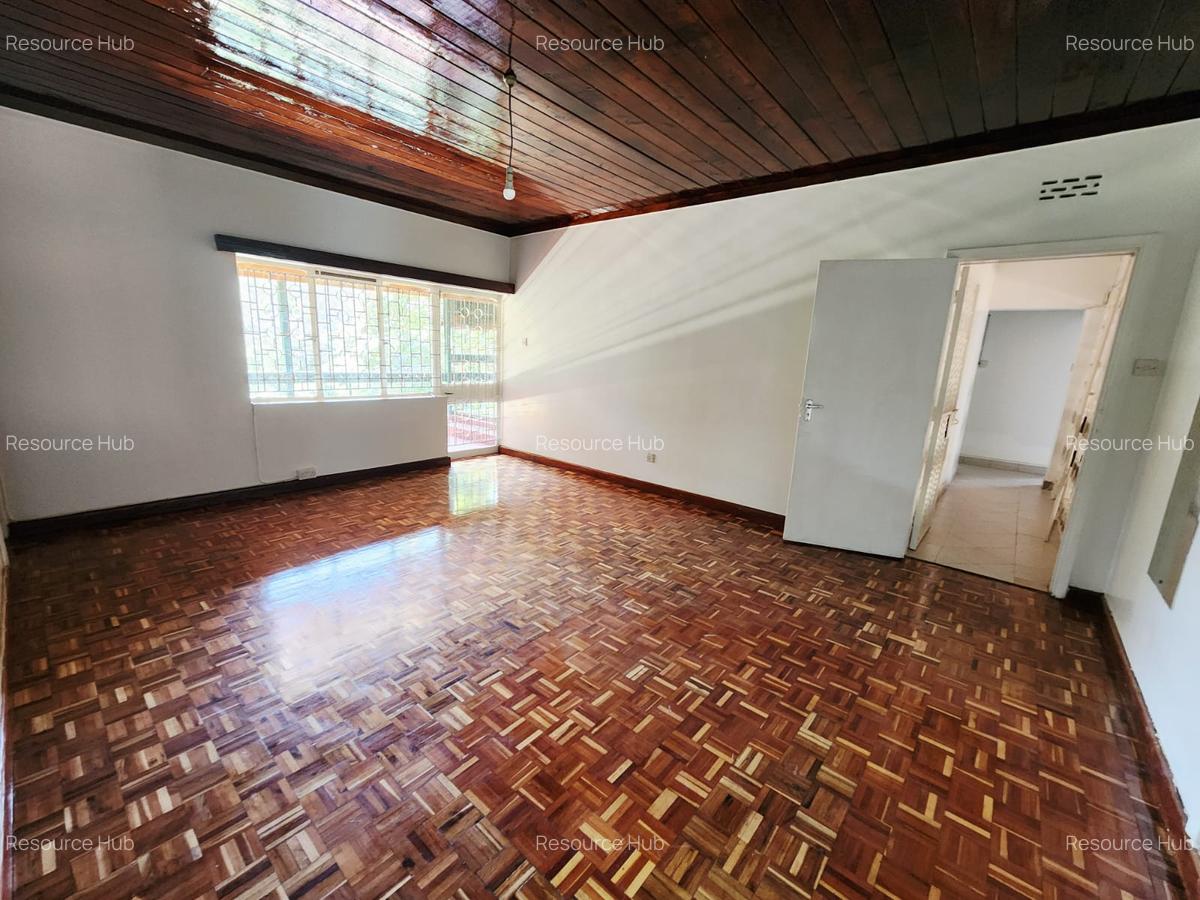 4 Bed House with En Suite at Lavington - 6