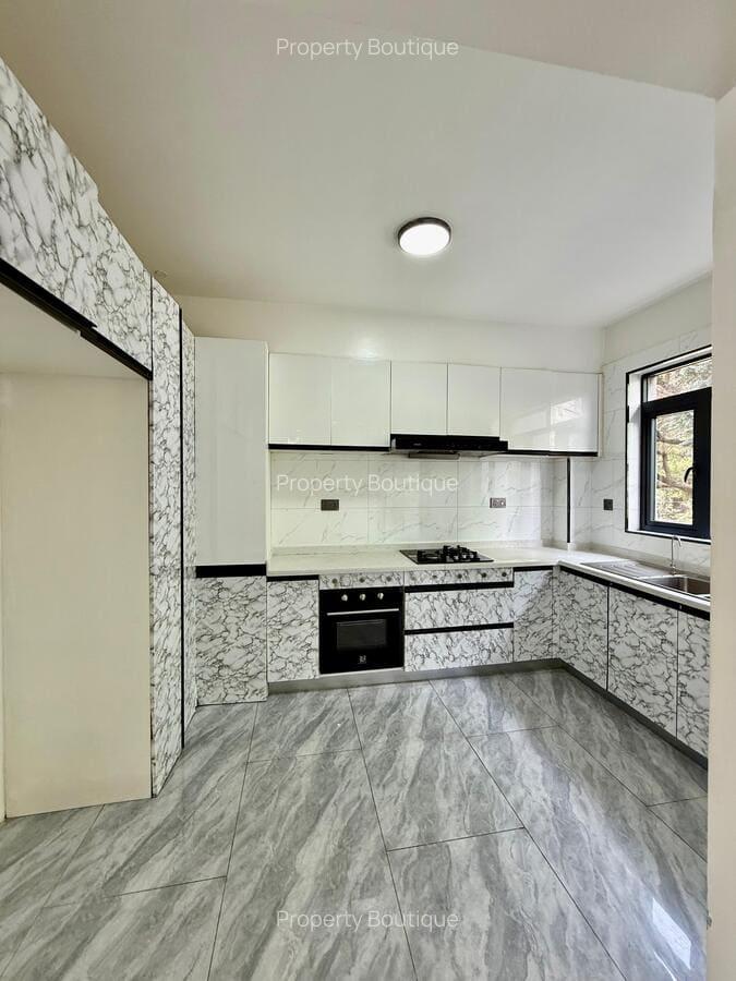 3 Bed Apartment with En Suite at Othaya Road - 3