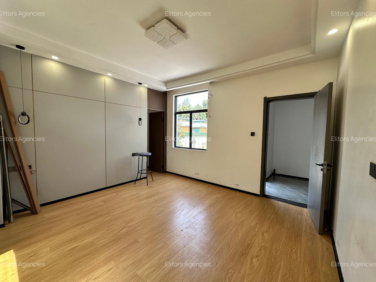 5 Bed Townhouse with En Suite at Chalbi Drive - 9