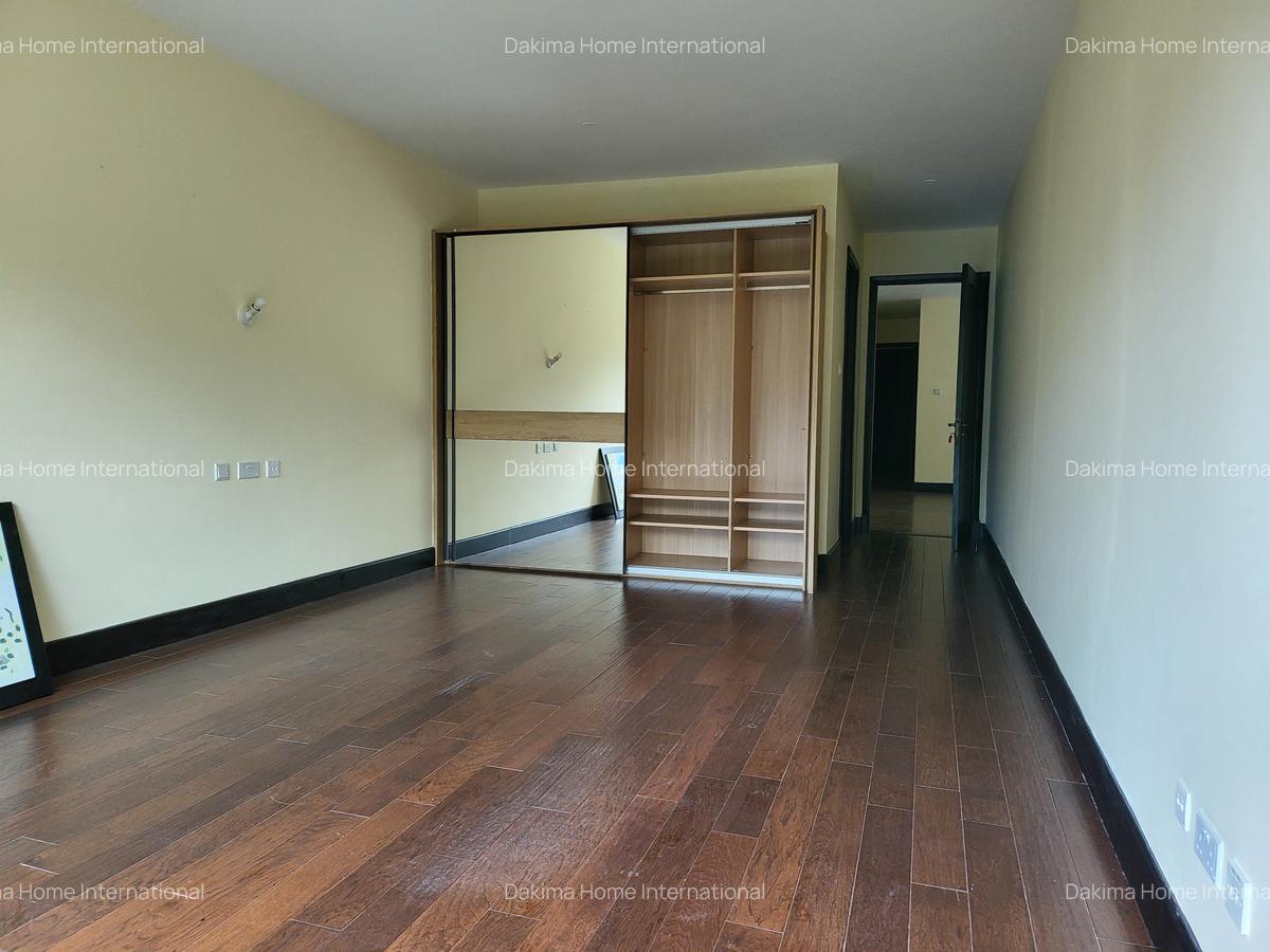 4 Bed Apartment with En Suite in General Mathenge - 9