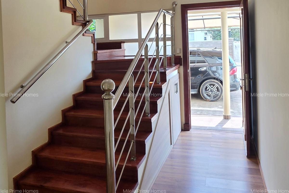 4 Bed Villa with En Suite at Paradise Lost Road - 9