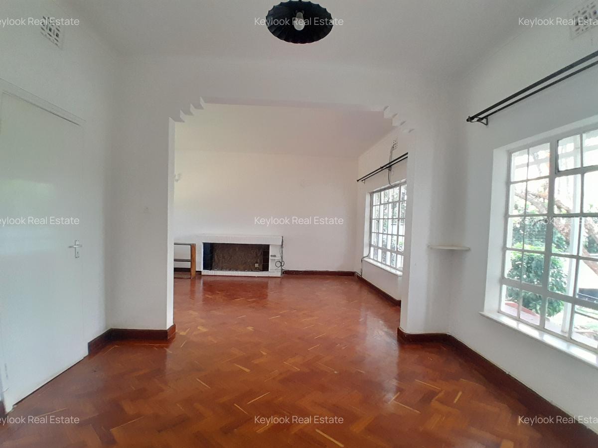 3 Bed House with En Suite at Lavington Green - 10