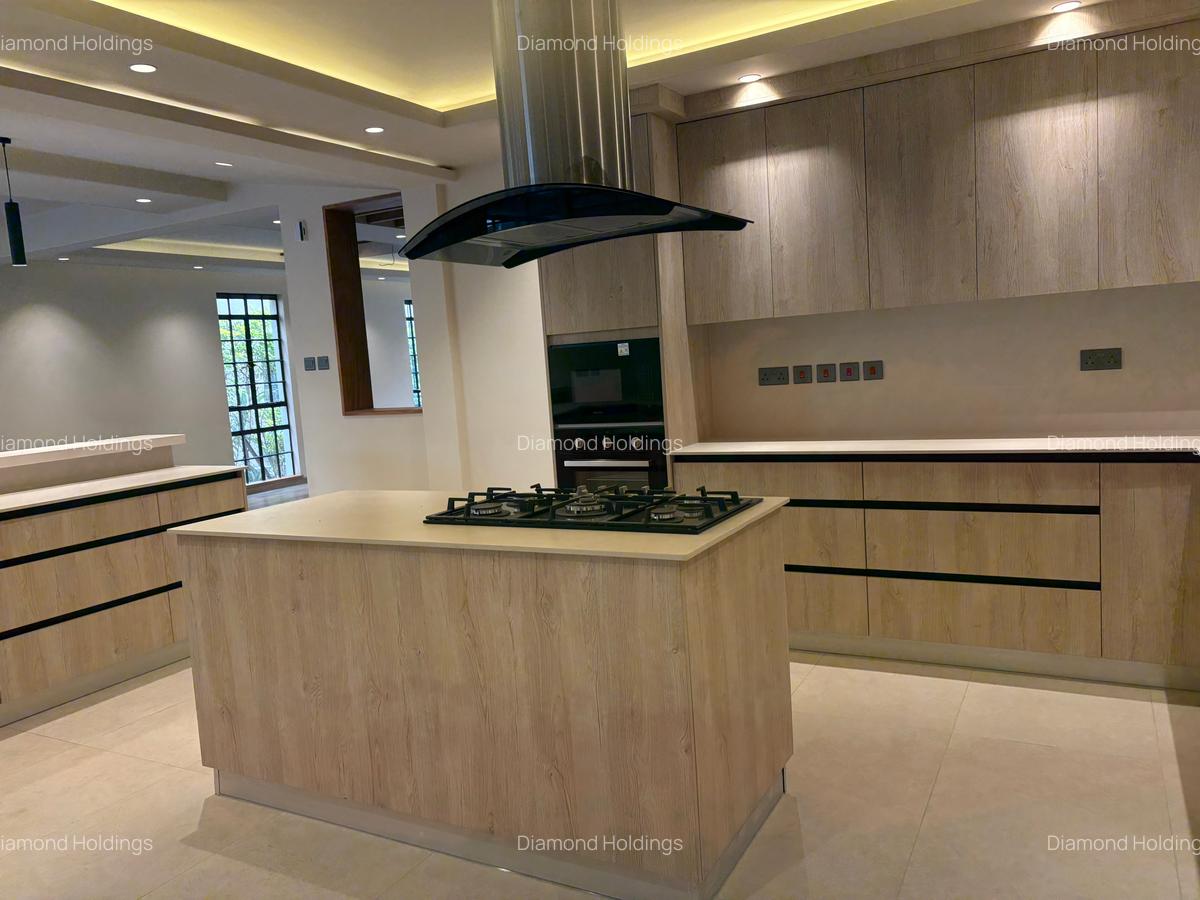 4 Bed Townhouse with En Suite in General Mathenge - 4