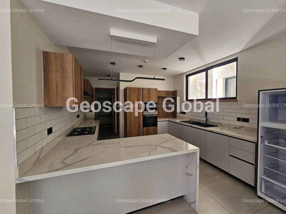 4 Bed Apartment with En Suite in Spring Valley - 12
