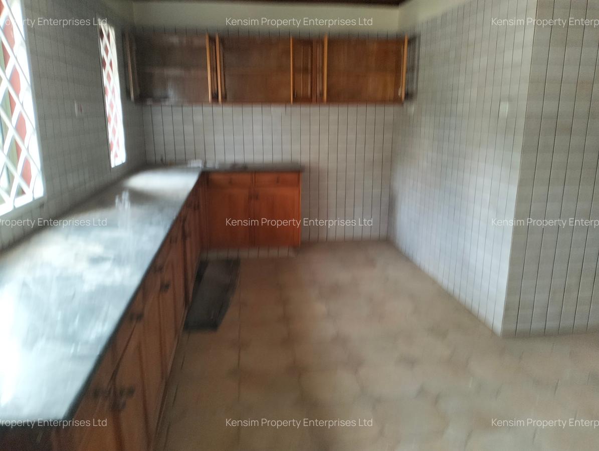 4 Bed Townhouse with En Suite in Lavington - 12