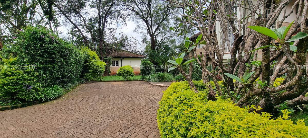 5 Bed Townhouse with En Suite at Lone Tree - 18