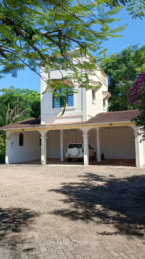 4 Bed Villa with En Suite at Kuruwitu - 7