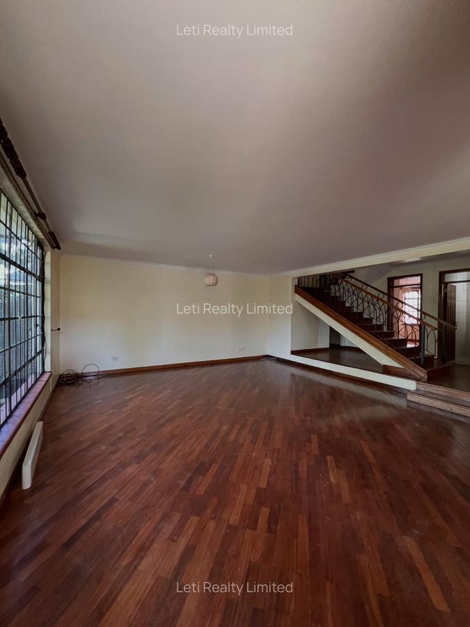 4 Bed Townhouse with En Suite in Lavington - 14