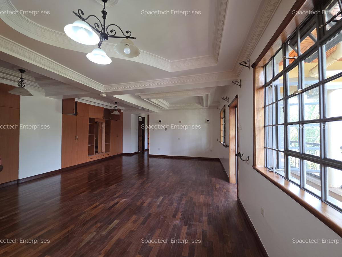 4 Bed House with En Suite in Runda - 11