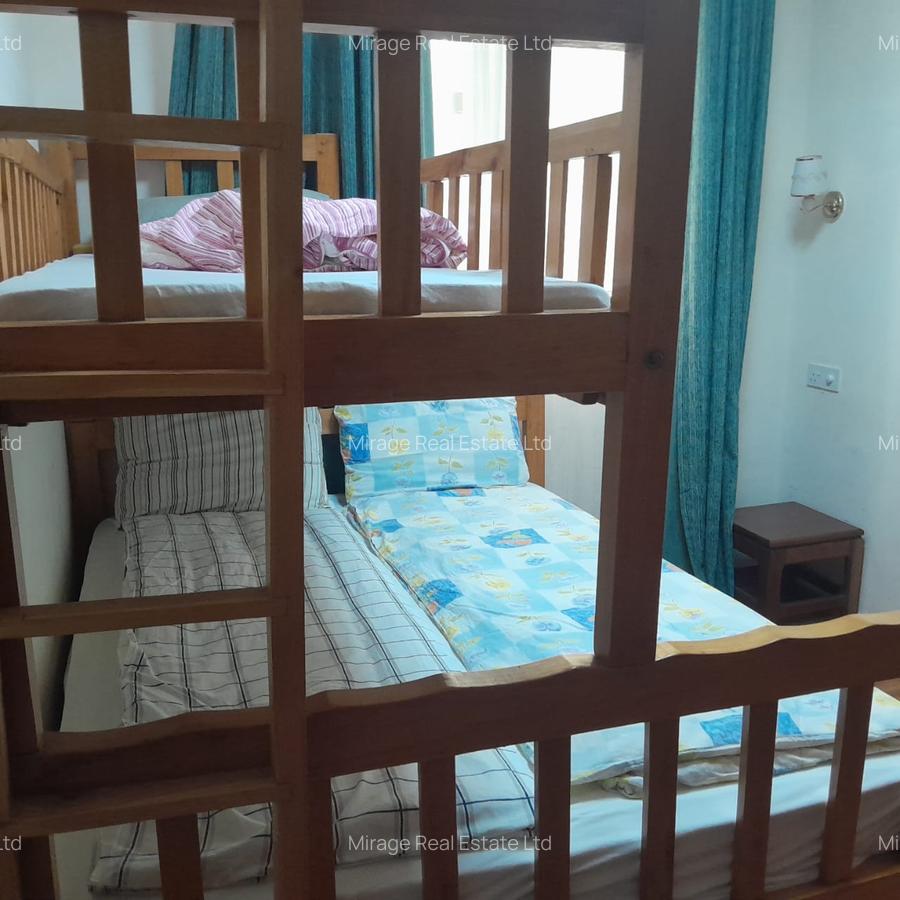 Serviced 3 Bed Apartment with Swimming Pool in Kilimani - 4