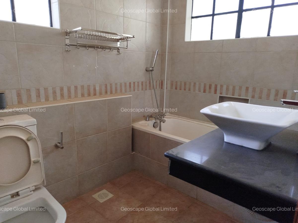 5 Bed House with En Suite in Lavington - 4