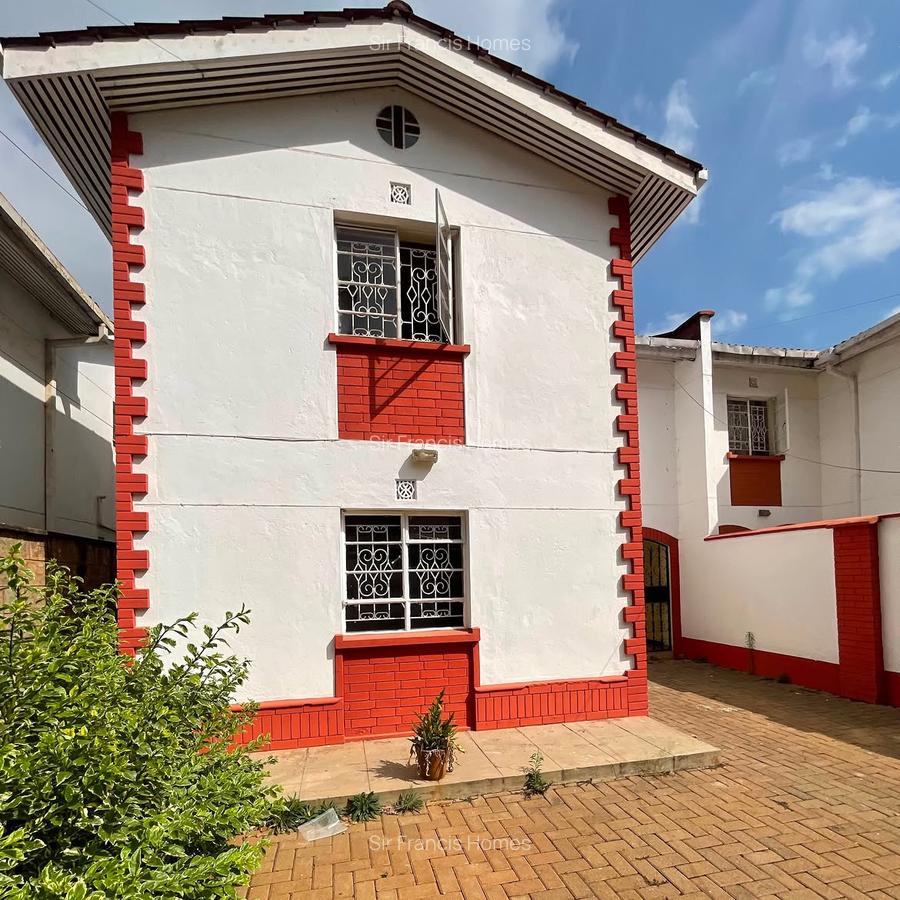 4 Bed House with En Suite in Lavington - 13