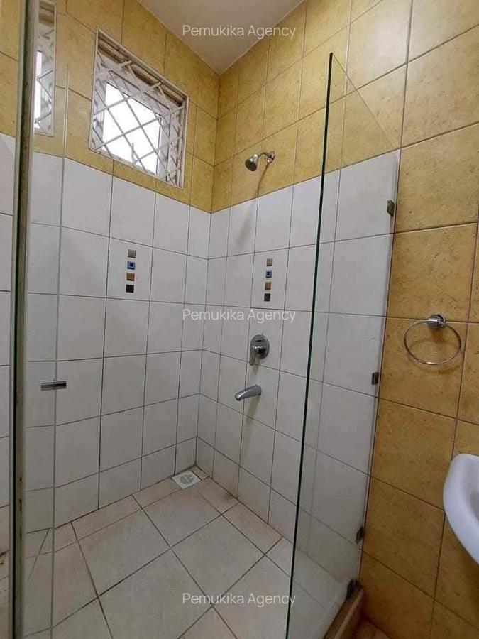 5 Bed Townhouse with En Suite in Rosslyn - 6