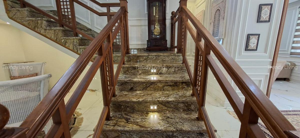 6 Bed Townhouse with En Suite in Lavington - 11