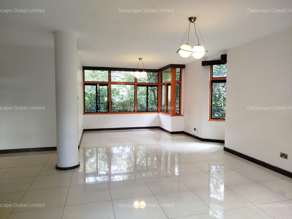 3 Bed Apartment with En Suite in Riverside - 1