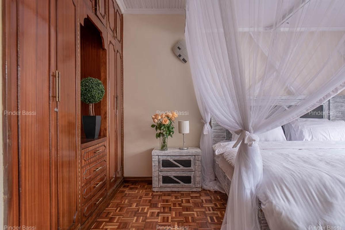 4 Bed House with En Suite in Runda - 17