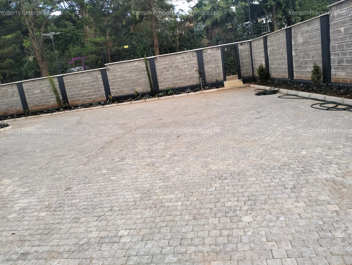 5 Bed Townhouse with En Suite in Nyari - 18