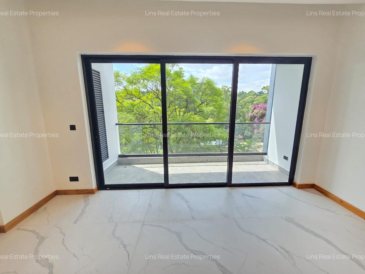 Serviced 2 Bed Apartment with En Suite in Spring Valley - 16