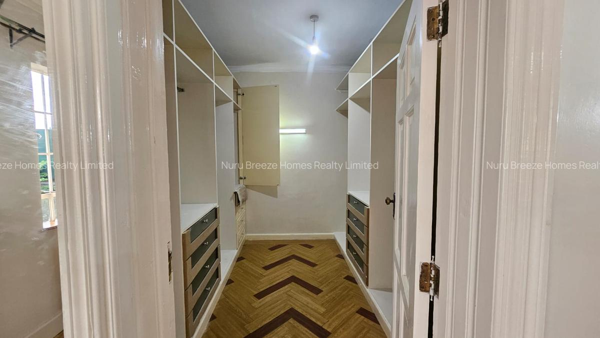 5 Bed House with En Suite in Runda - 9