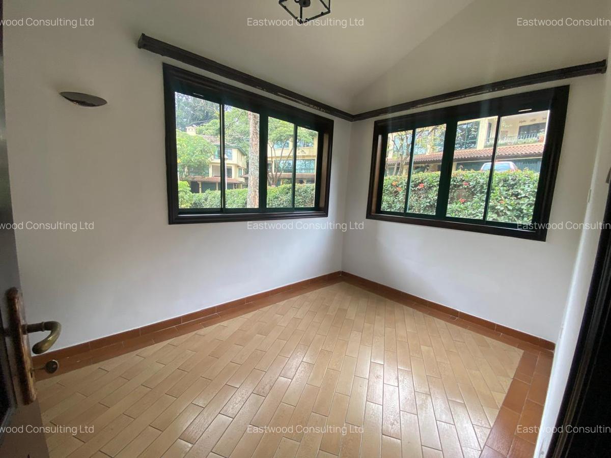 3 Bed House with En Suite in Brookside - 6
