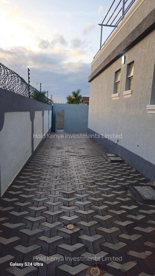 4 Bed House with En Suite at Riverside Drive - 11