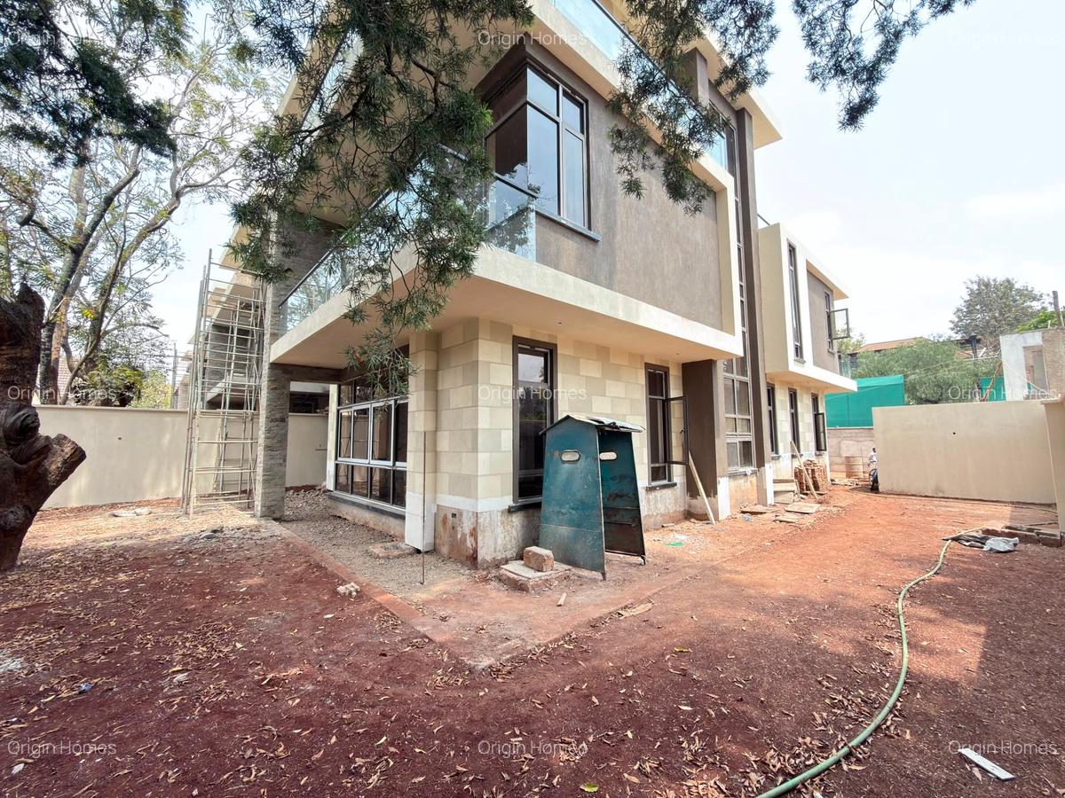 5 Bed Townhouse with En Suite at Lavington - 20