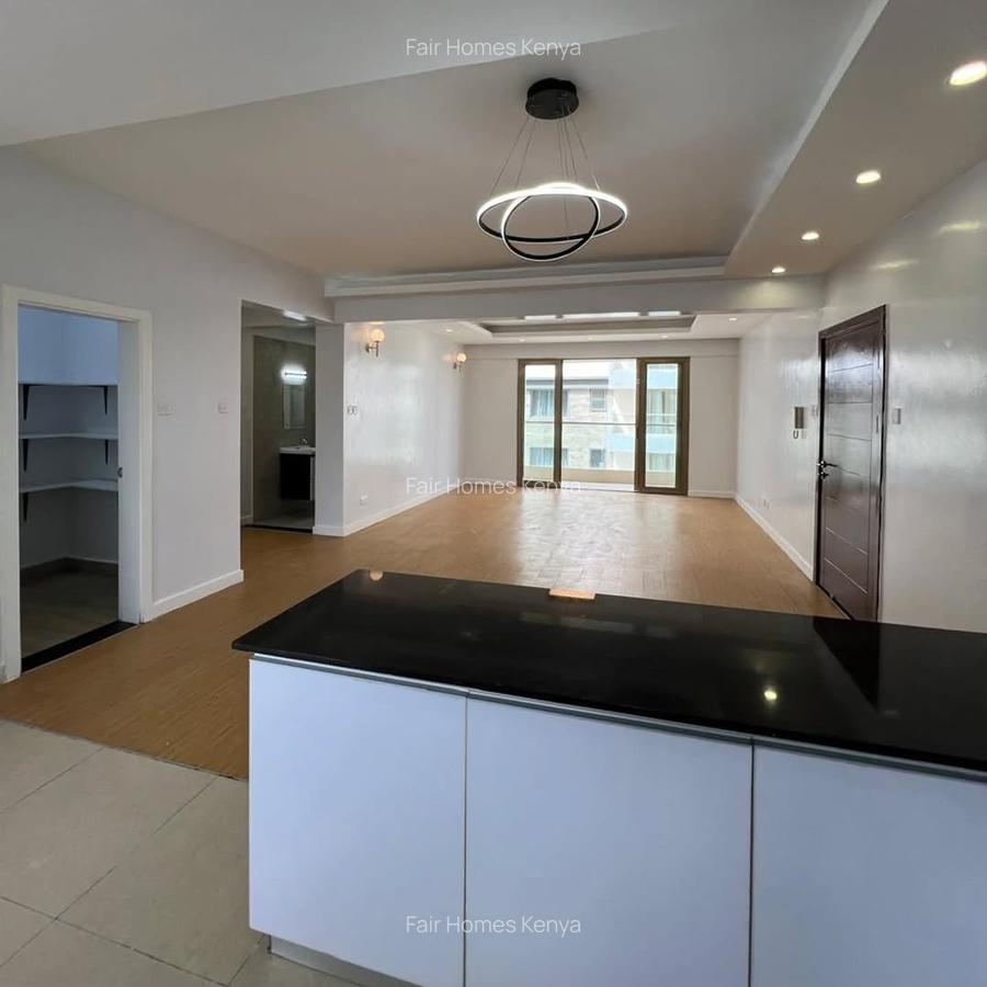 4 Bed Apartment with En Suite at Hatheru Road - 3