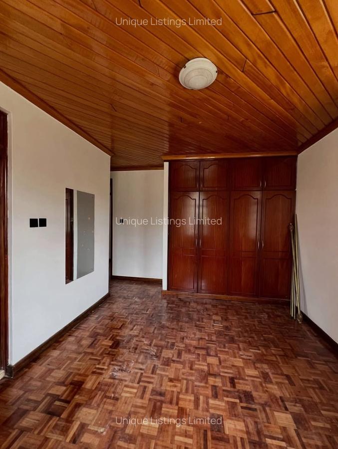 4 Bed Townhouse with En Suite in Lavington - 11