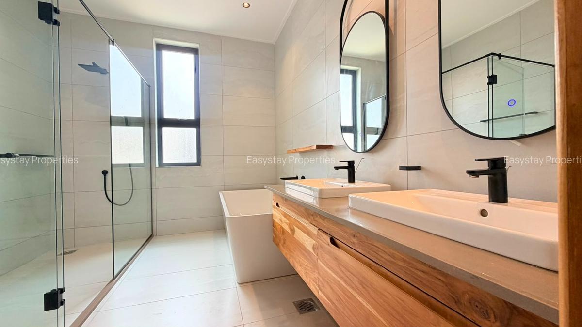 4 Bed Apartment with En Suite in Loresho - 4