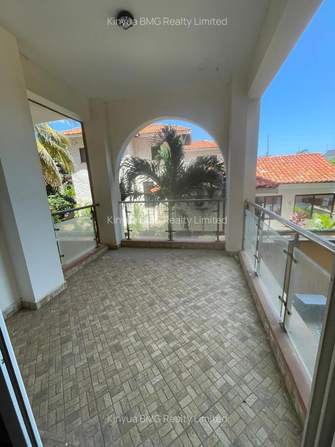 Serviced 4 Bed Apartment with En Suite in Nyali Area - 8