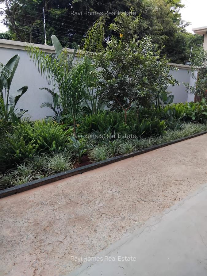 2 Bed Apartment with En Suite in Lavington - 8