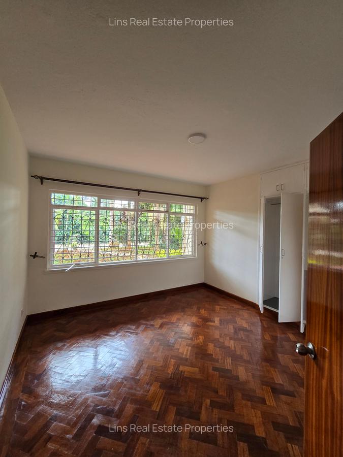 4 Bed House with En Suite in Runda - 16
