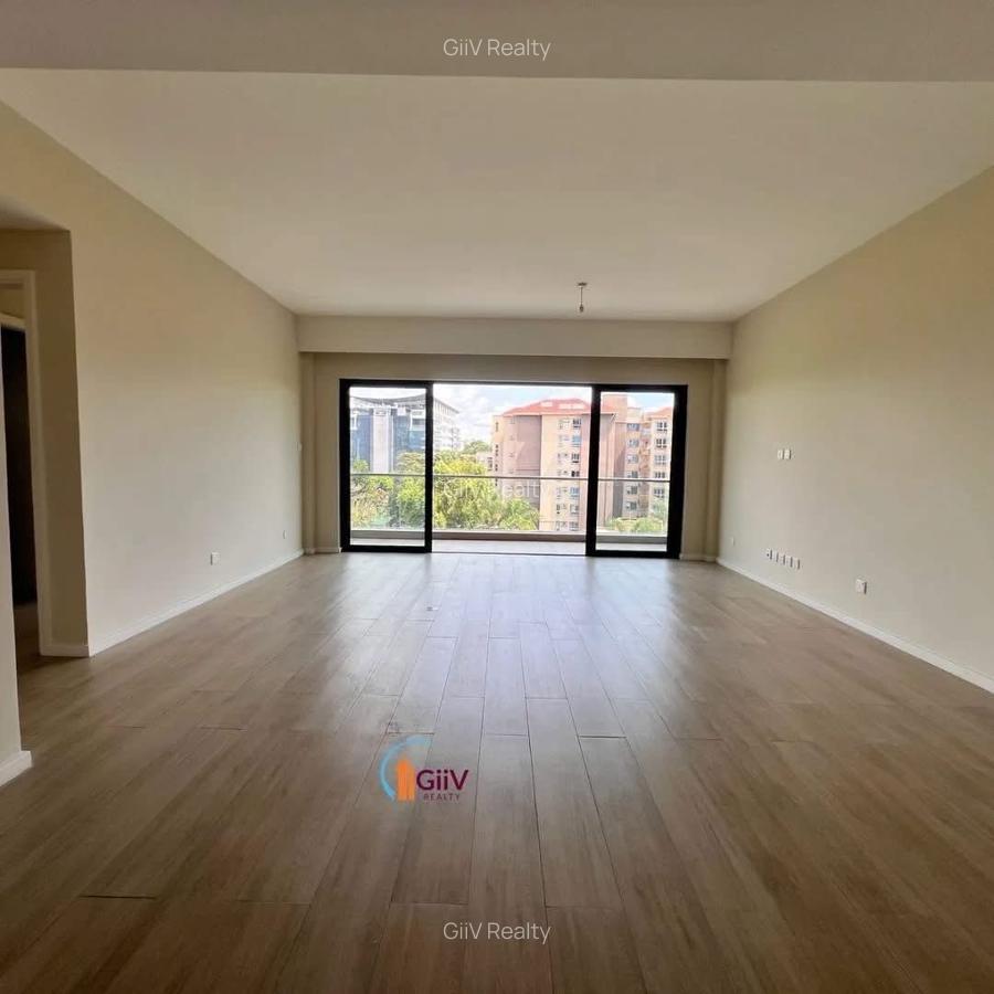 2 Bed Apartment with Swimming Pool in Riverside - 4